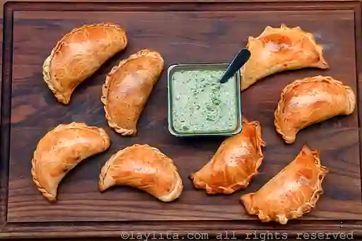 Empanada de Pollo Queso y Jamón