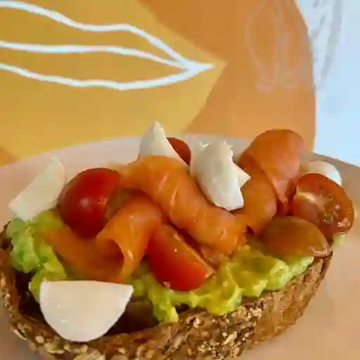 Tostada de Salmón