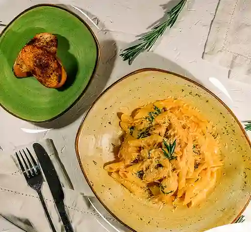 Pasta Corta en Salsa de 3 Quesos