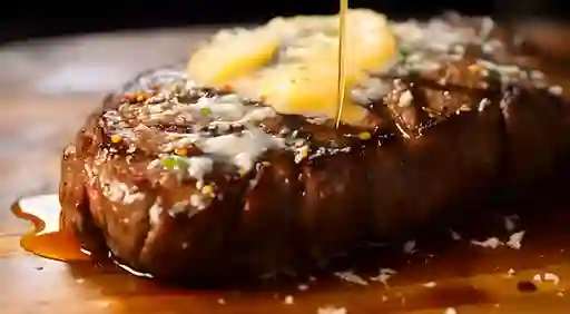 Churrasco en Mantequilla de Ajo y Pimienta