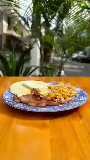 Desayuno con Tocino