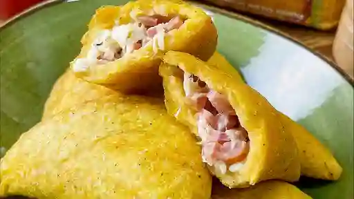 Combo Empanadas de Queso y Salchicha