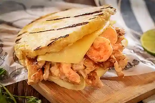 Arepa con Camarón