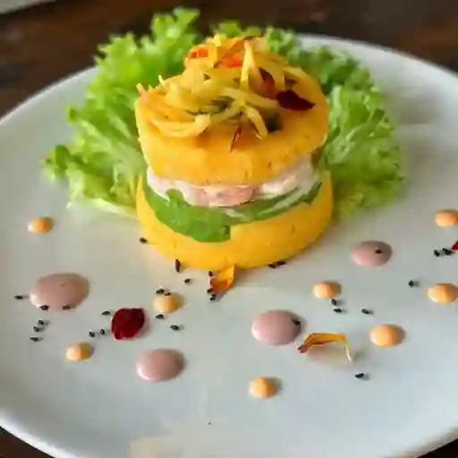 Causa de Camarón y Aguacate