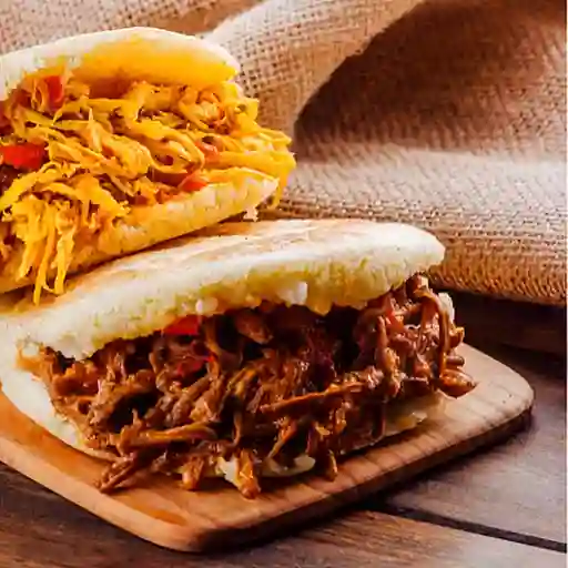 Arepa con Carne de Res