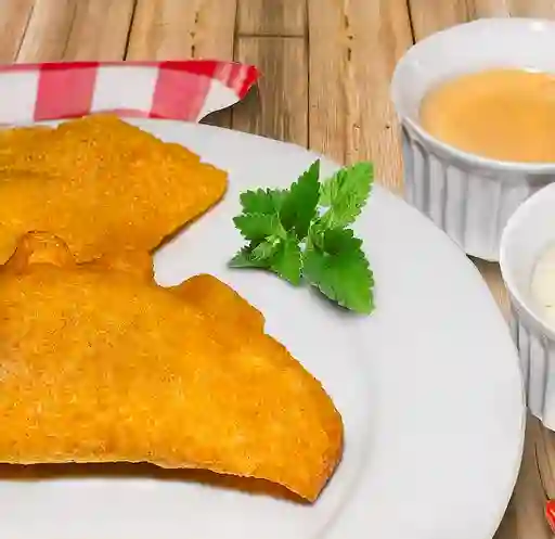 Empanada de Pollo y Maicitos