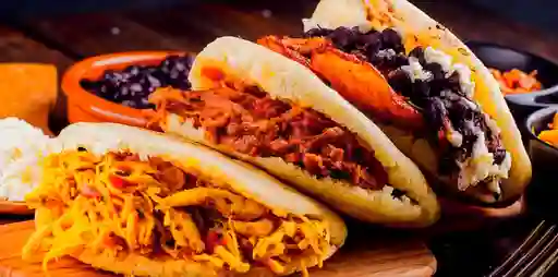 Arepa Rellena Mixta