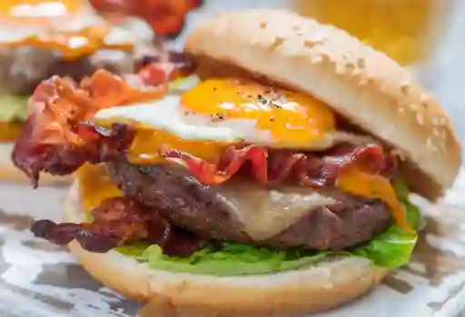 Hamburguesa con Huevo Frito