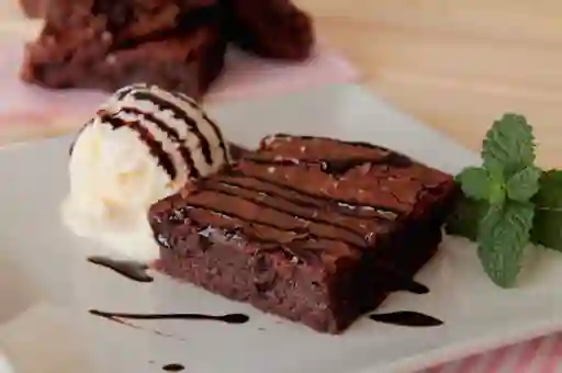 Brownie Caliente con Helado