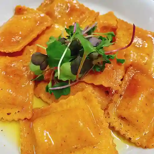 Ravioli Zapallo con Mantequilla Avellana