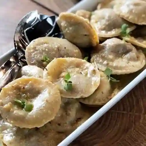 Ravioli Cordero Salsa de Nueces