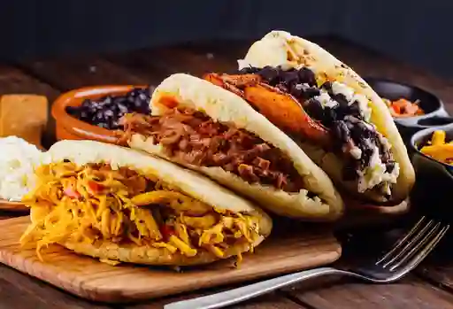 Arepa con Todo