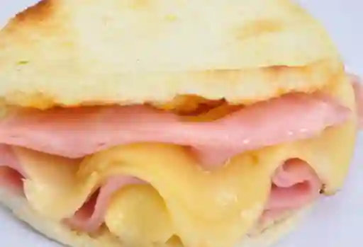 Arepa Jamón y Queso