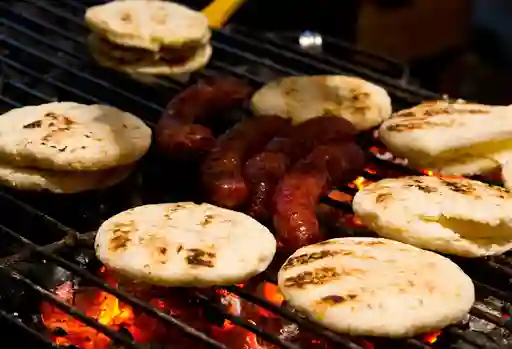 Chorizo con Arepa