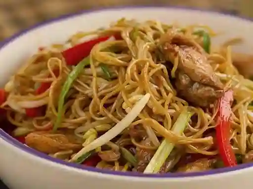 Chow Mein con Pollo