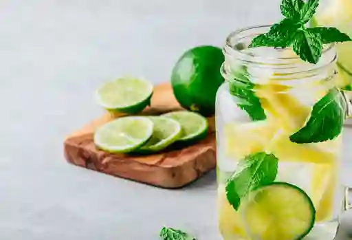 Limonada de Piña y Hierbabuena 14 Oz