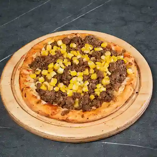 Pizza de Carne Molida y Maíz