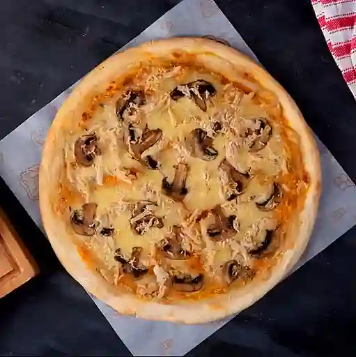 Pizza de Pollo con Champiñón