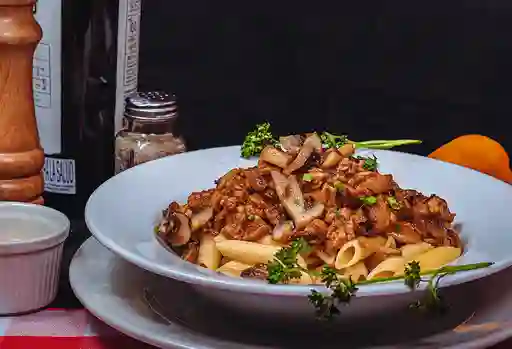 Penne Di Pollo E Funghi In Napoletana