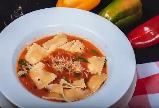 Ravioli Di Casne E Funghi In Napolitana