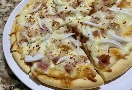 Pizza Costillas y Tocino