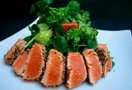 Ensalada de Salmón Sellado