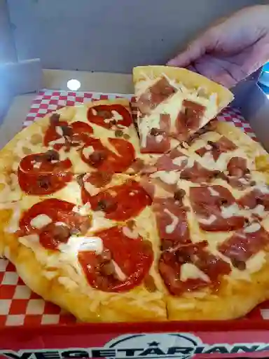Pizza Pepperonni-Tocineta