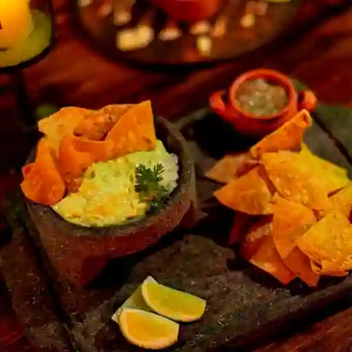 Molcajete Guacamole