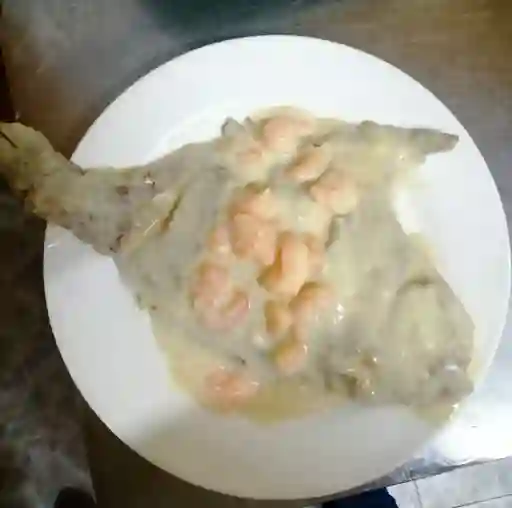 Lenguado en Salsa de Camarones