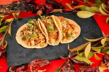 3 Tacos de Cochinita