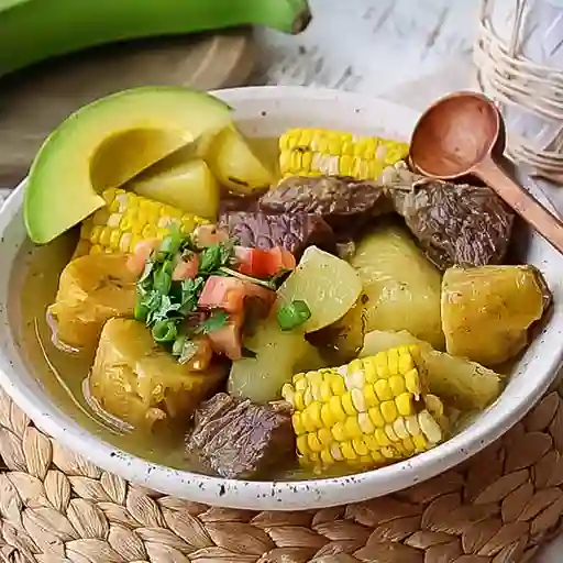 Sancocho Mixto Res y Pollo