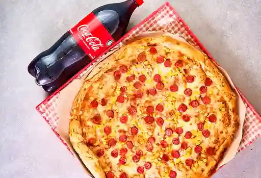 Pizza Familiar y Coca-Cola Original 1.5 l