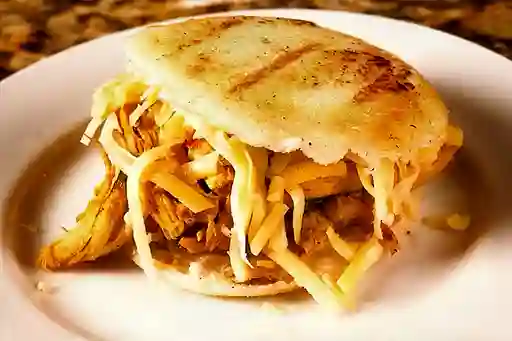 Arepa con Pollo