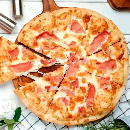 Pizza Grande de Jamón y Queso