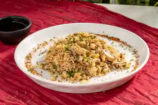 Arroz Yakimeshi + Bebida Gratis