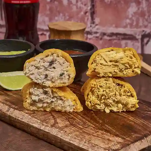 Empanda de Pollo y Tocineta