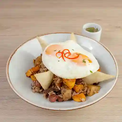 Calentado con Huevos Fritos