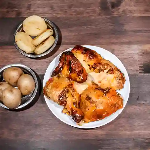 1/2 Pollo Al Horno y 2 Acompañantes