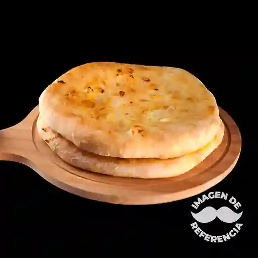 Arepa con Queso y Bebida