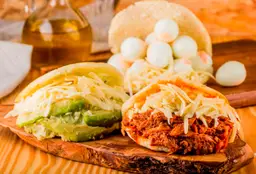 Combo Arepa Tradición y Bebida