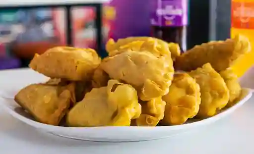 Empanada de Arroz con Carne