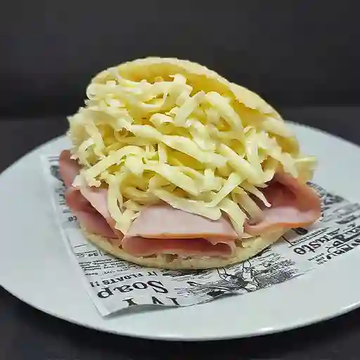 Arepita Jamón y Queso