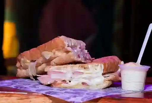 Sándwich Clásico