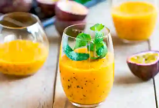 Batido con Maracuyá, Mango y Piña