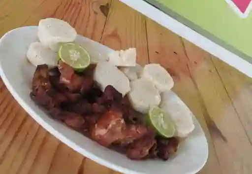 Chicharrón y Bollo