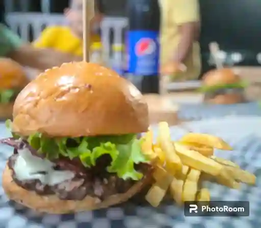 Combo Clásica más Papas Y gaseosa