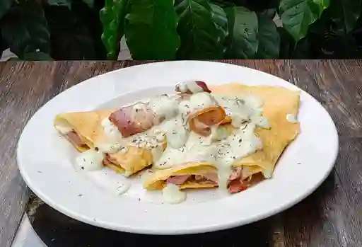 Crepe con Huevo y Tocineta