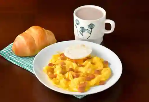 Desayuno Huevos con Salchicha