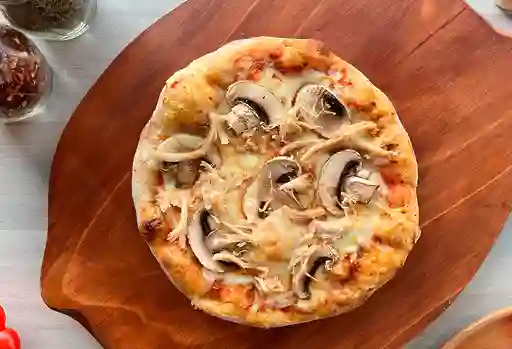 Pizza de Pollo con Champiñones