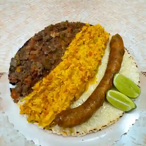 Arepa Xl con Pollo Desmechado